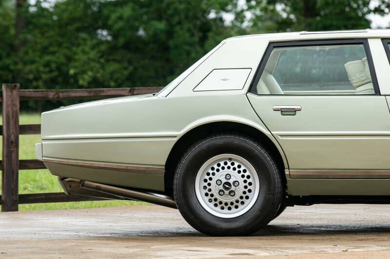 Image 39/39 of Aston Martin Lagonda (1982)