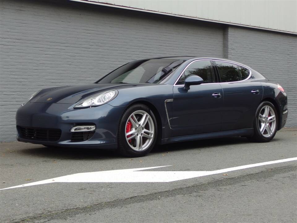 Immagine 1/99 di Porsche Panamera Turbo (2009)