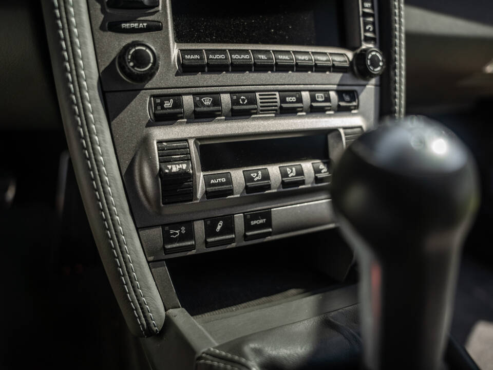 Image 66/82 of Porsche 911 Carrera 4S (WLS) (2006)