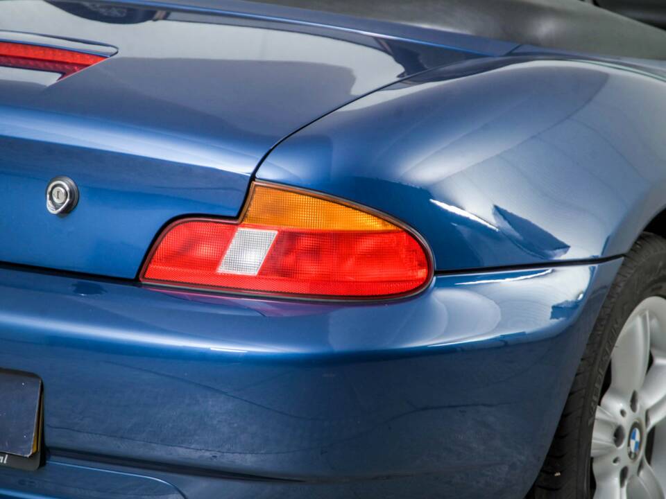 Bild 30/50 von BMW Z3 1.9i (2000)