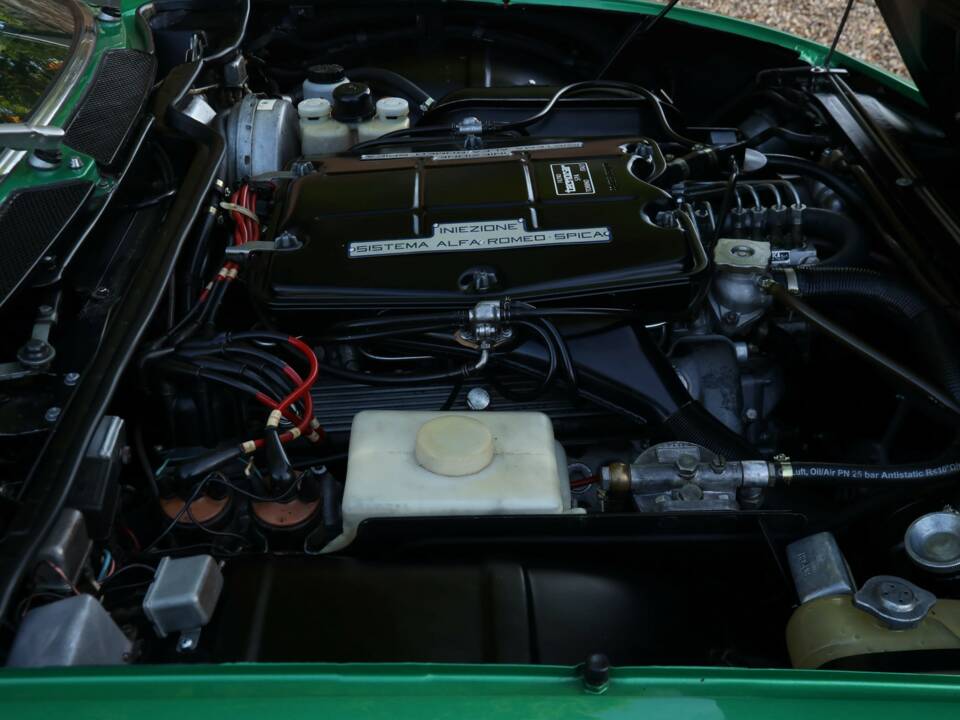 Image 21/50 of Alfa Romeo Montreal (1973)