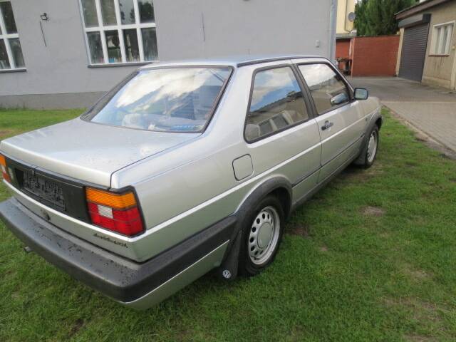 Image 8/17 of Volkswagen Jetta II   1.3 (1990)