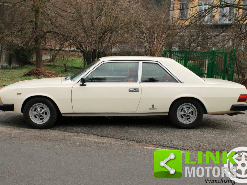 Immagine 2/10 di FIAT 130 Coupé (1976)