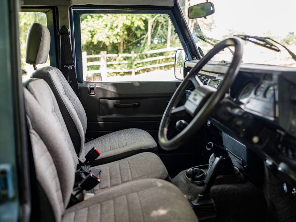 Image 28/50 of Land Rover 110 (1988)