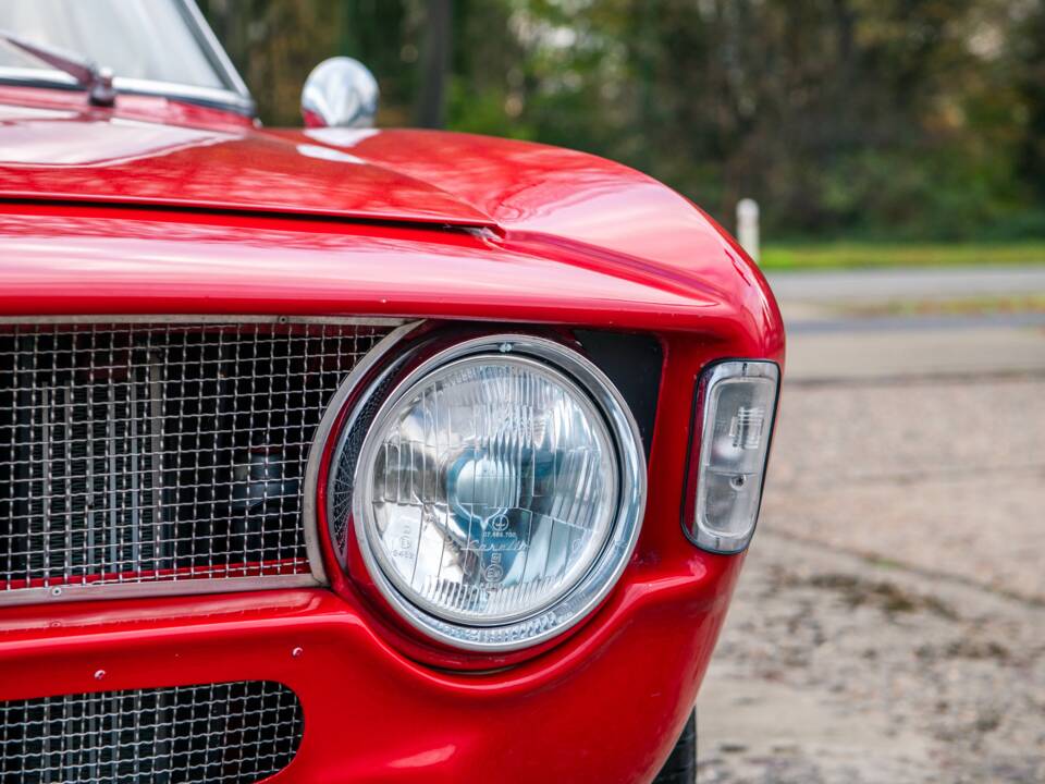 Image 14/31 of Alfa Romeo Giulia Sprint GTA (1966)