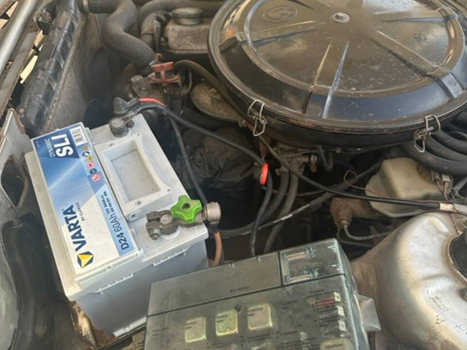 Image 9/9 of BMW 320 (1981)