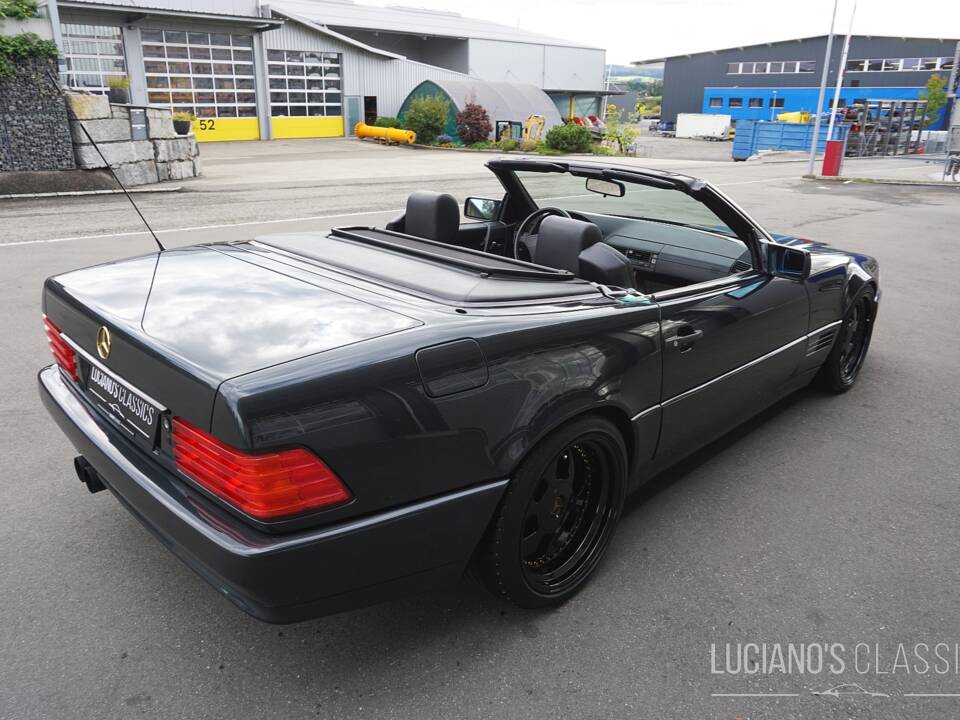 Afbeelding 10/49 van Mercedes-Benz 500 SL (1992)