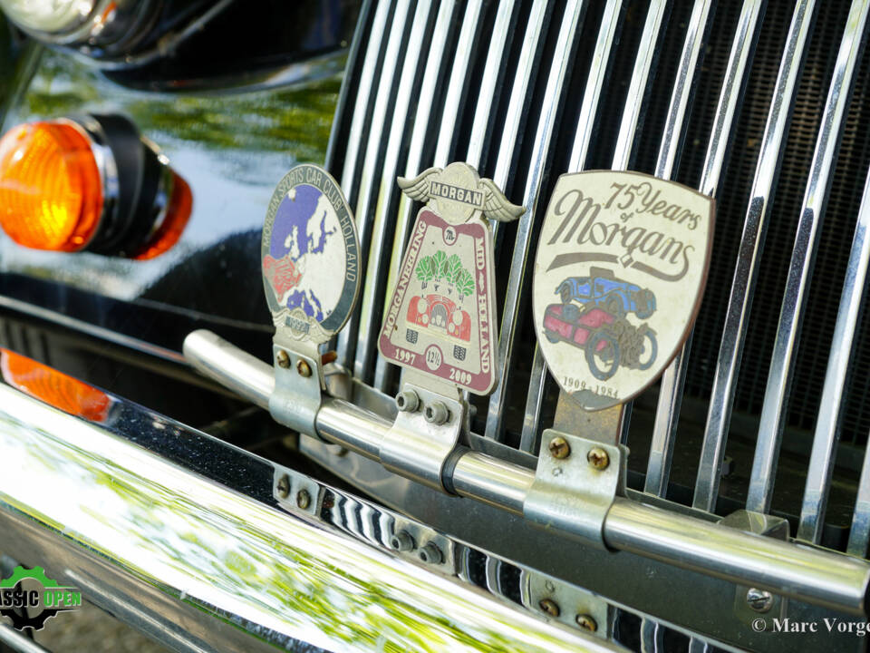 Image 33/54 of Morgan Plus 8 (1992)