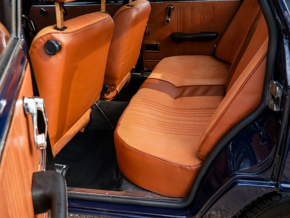 Image 15/50 of Alfa Romeo Giulia Nuova Super 1300 (1975)