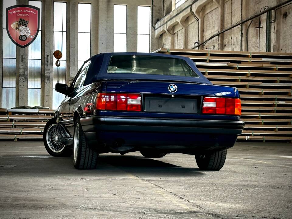 Imagen 10/86 de BMW 318i (1994)