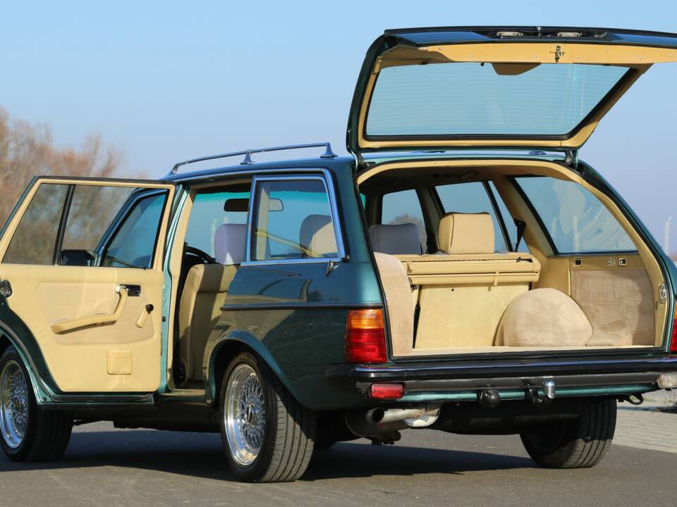 Image 5/24 of Mercedes-Benz 280 TE (1983)