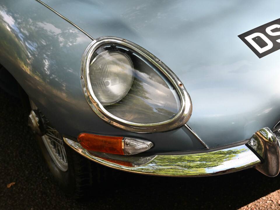 Bild 23/50 von Jaguar E-Type (2+2) (1966)