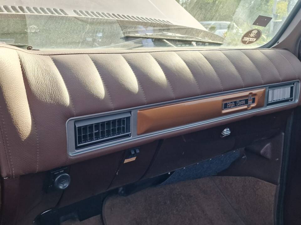 Immagine 22/110 di GMC Sierra 2500 (1975)