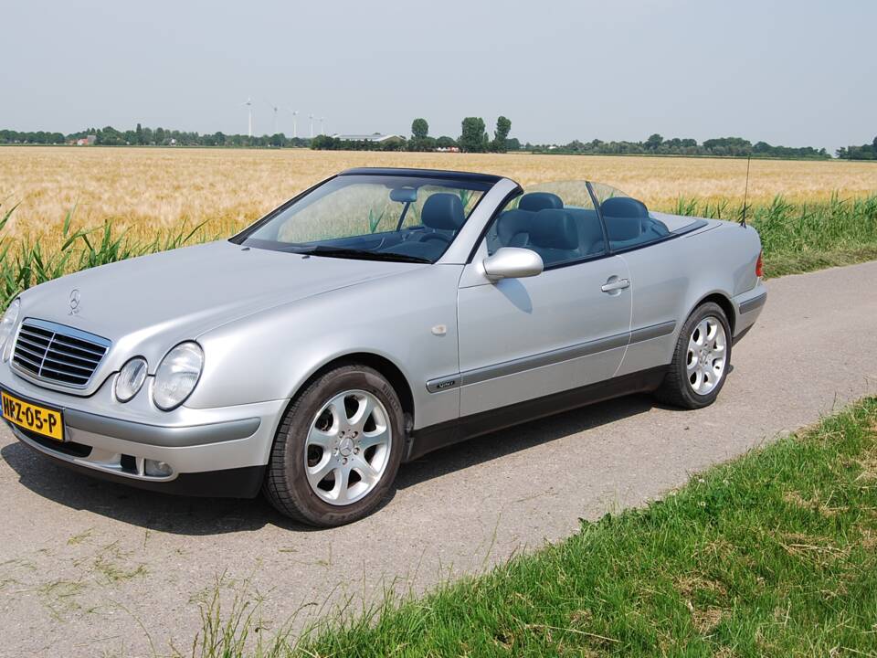 Image 6/46 of Mercedes-Benz CLK 200 (1999)
