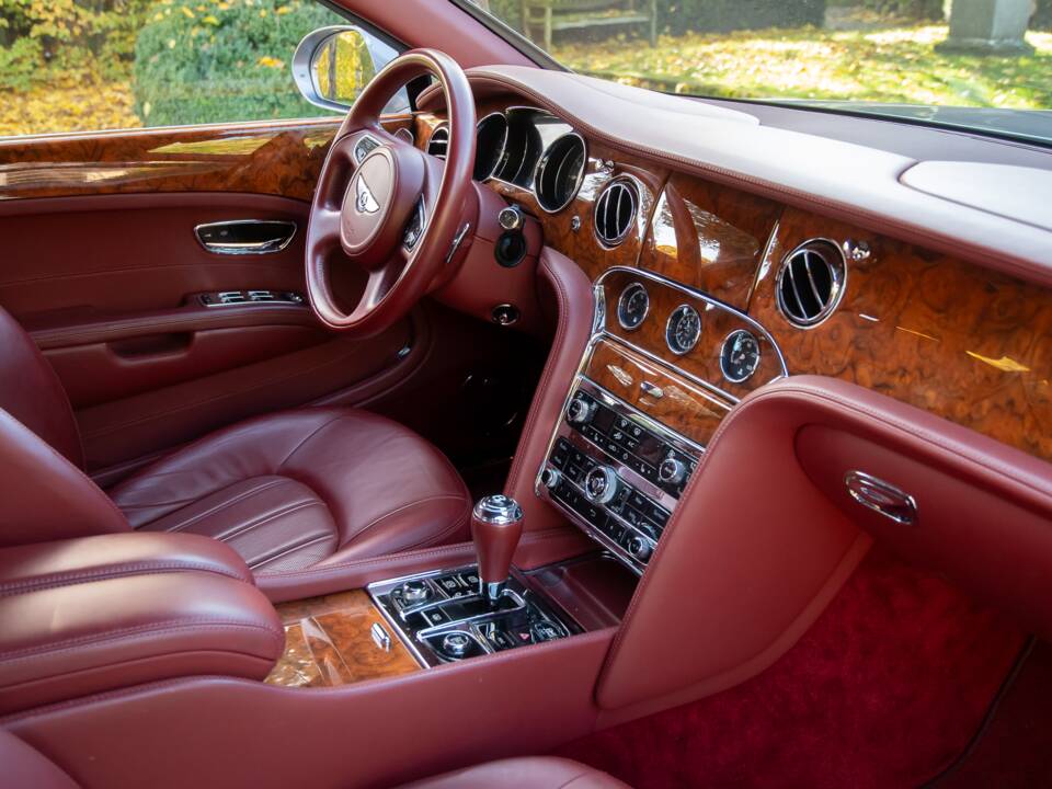Afbeelding 13/31 van Bentley Mulsanne (2011)