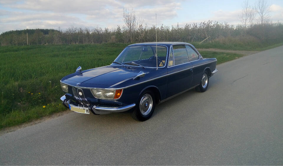 Image 2/7 of BMW 2000 C (1967)