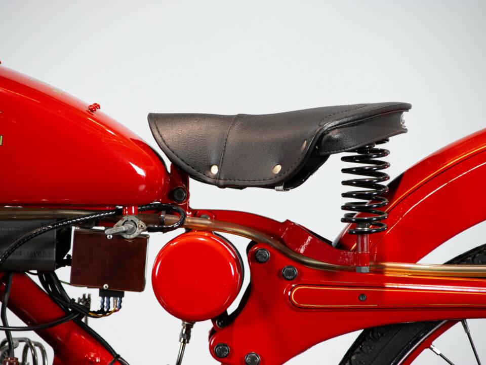 Imagen 19/50 de Moto Guzzi DUMMY (1957)
