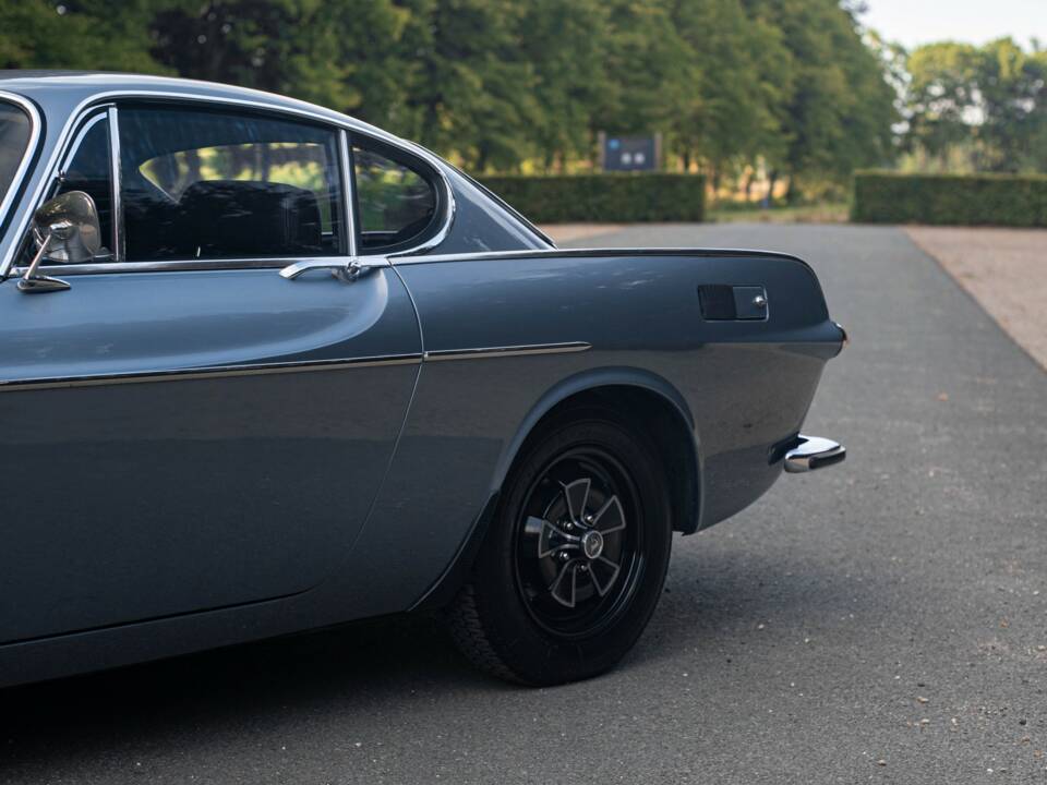 Image 17/23 of Volvo 1800 E (1971)