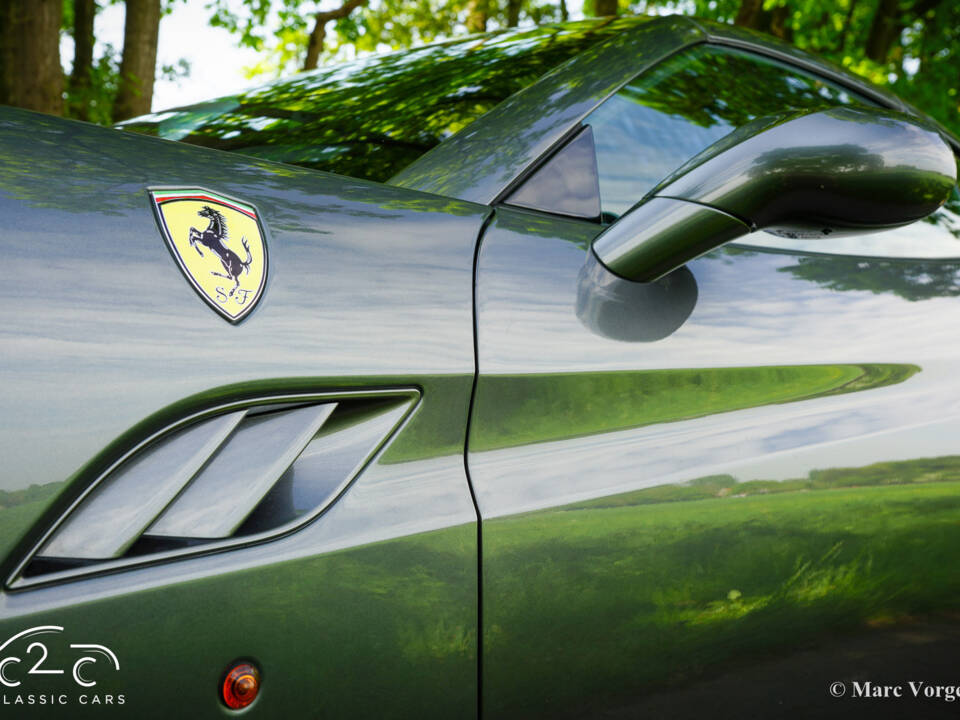 Image 37/85 de Ferrari California (2010)