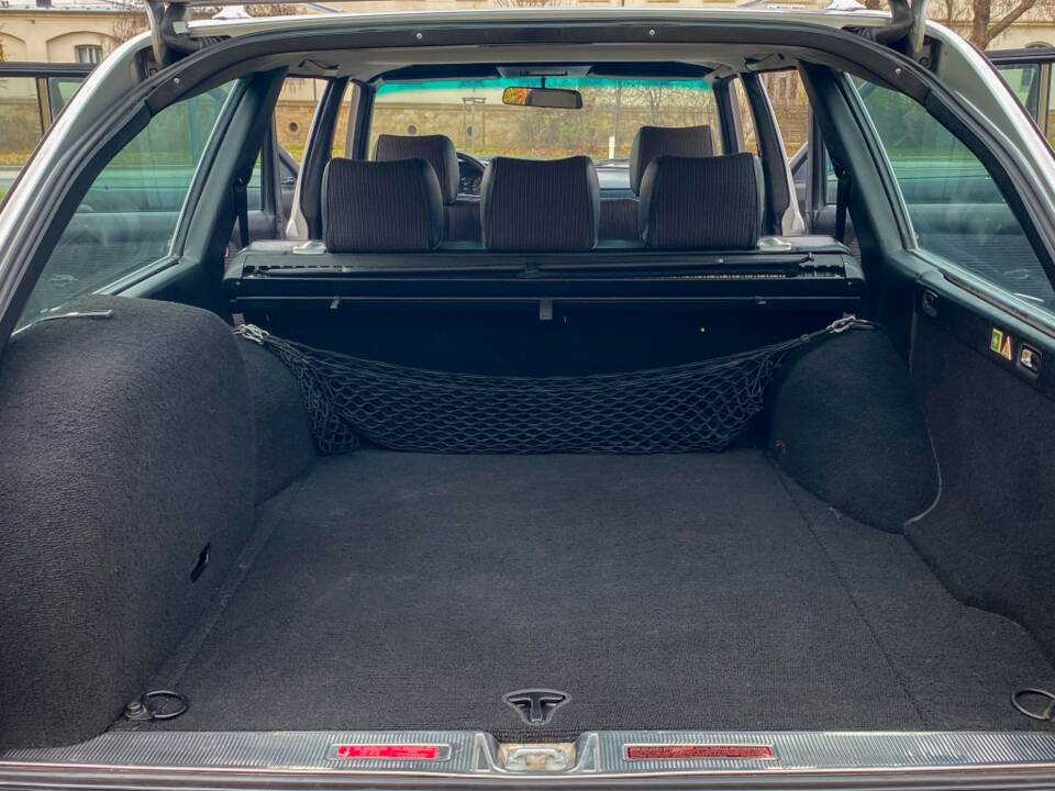 Bild 23/24 von Mercedes-Benz 280 TE (1984)