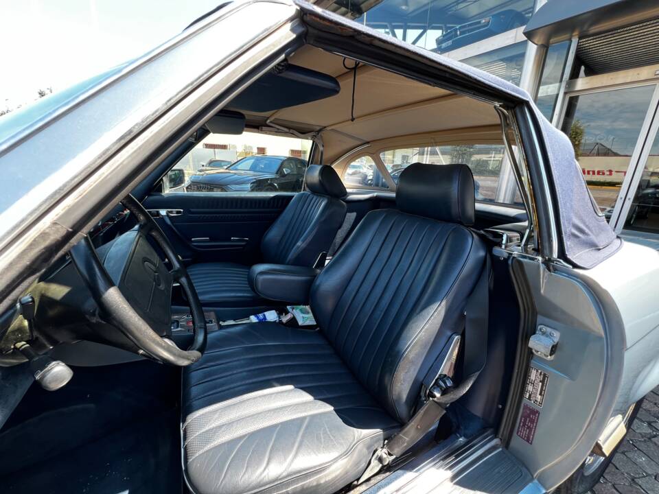 Image 13/15 of Mercedes-Benz 560 SL (1989)