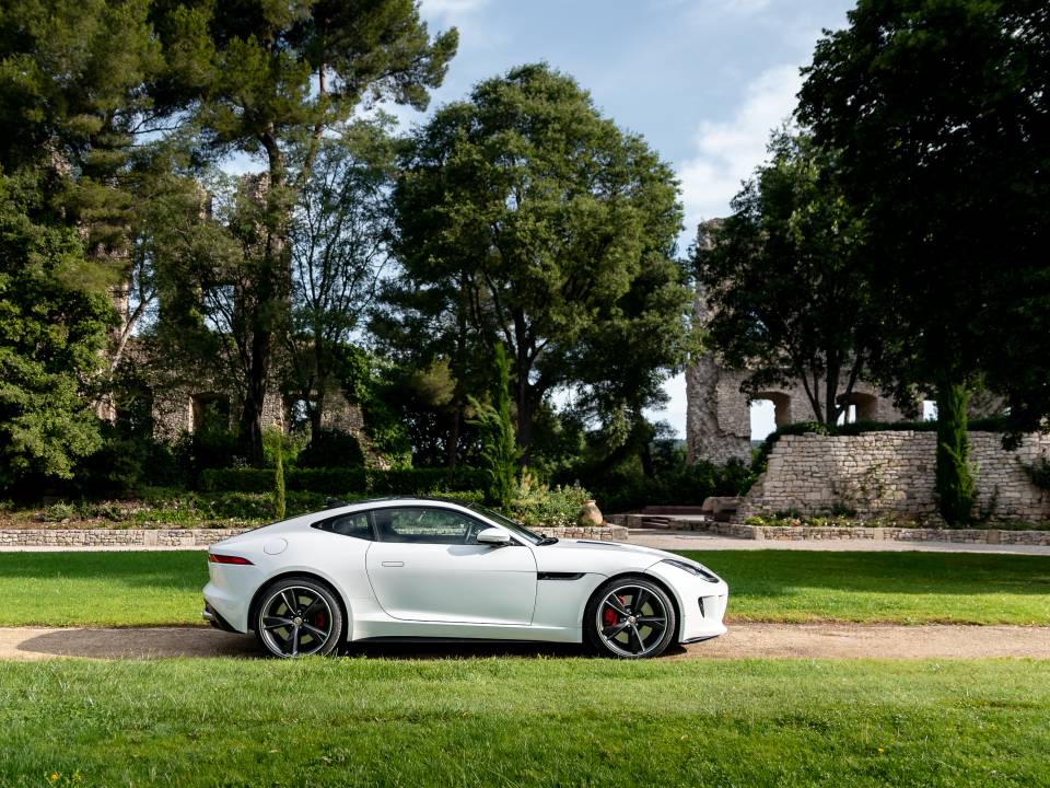 Bild 5/36 von Jaguar F-Type R (2014)