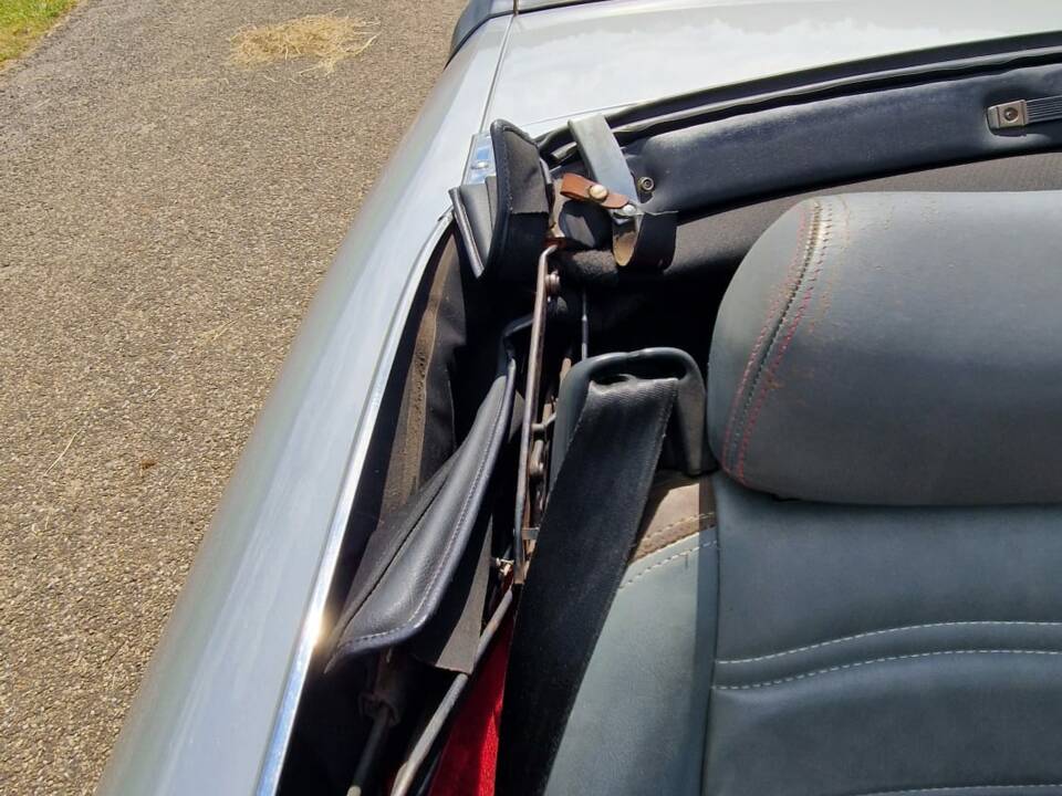 Bild 22/29 von Alfa Romeo 2.0 Spider (1986)
