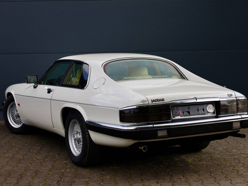 Image 3/29 of Jaguar XJS 4.0 (1991)