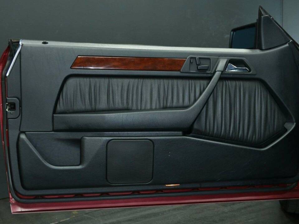 Bild 9/50 von Mercedes-Benz 300 CE-24 (1992)