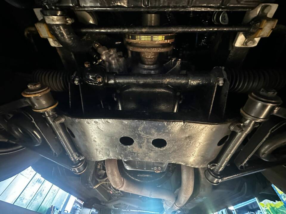 Image 37/38 of MG MGB GT V8 (1974)
