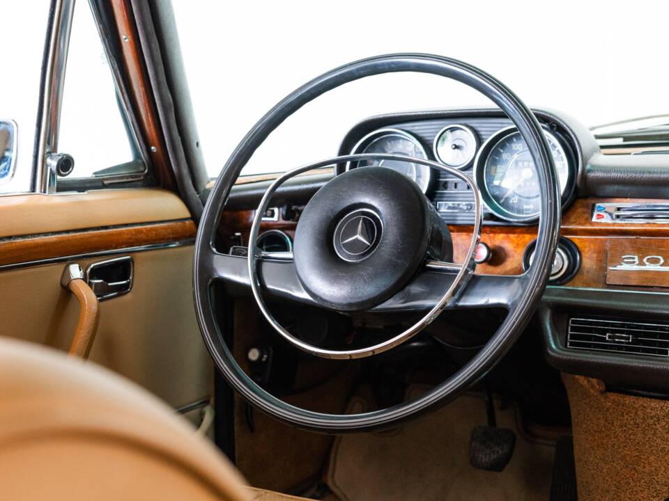 Bild 8/32 von Mercedes-Benz 300 SEL 3.5 (1970)