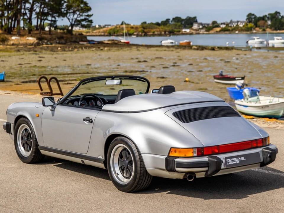 Image 24/132 of Porsche 911 Speedster 3.2 (1989)
