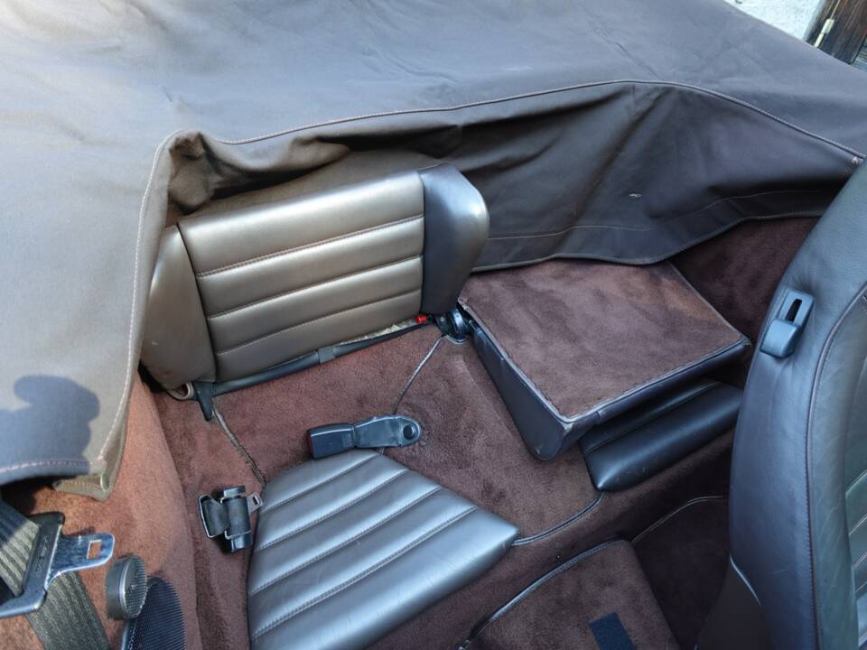 Image 27/40 of Porsche 911 Carrera 3.2 (1986)