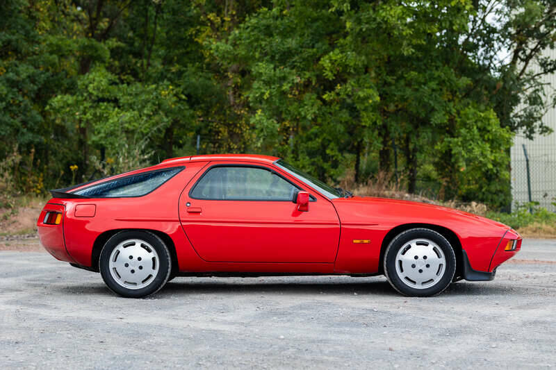 Image 5/50 of Porsche 928 S (1986)