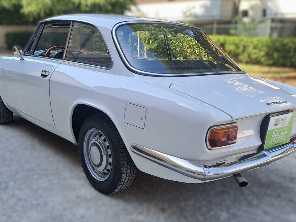 Bild 5/39 von Alfa Romeo Giulia GT 1300 Junior (1970)
