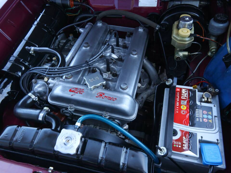 Obraz 25/50 pojazdu Alfa Romeo Giulia Nuova Super 1300 (1975)