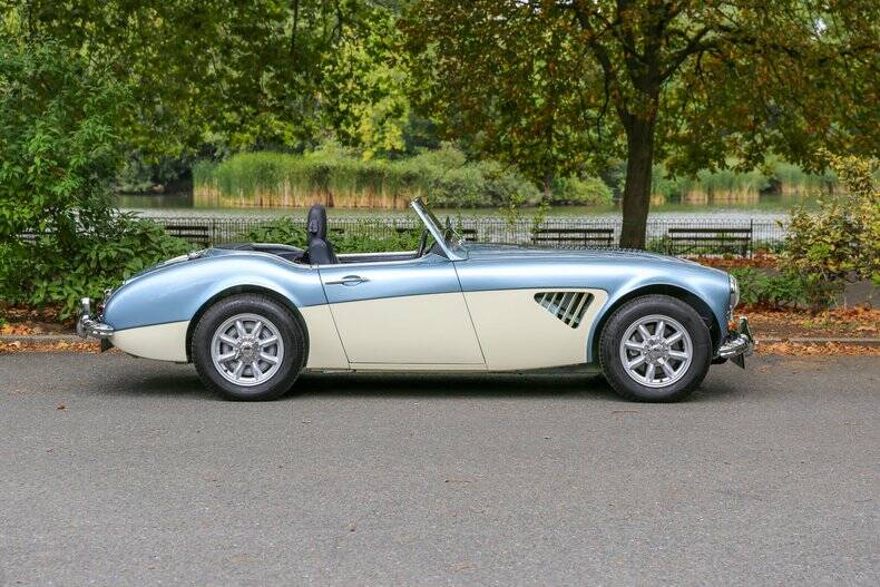 Image 4/42 de Austin-Healey 3000 Mk II (BN7) (1961)