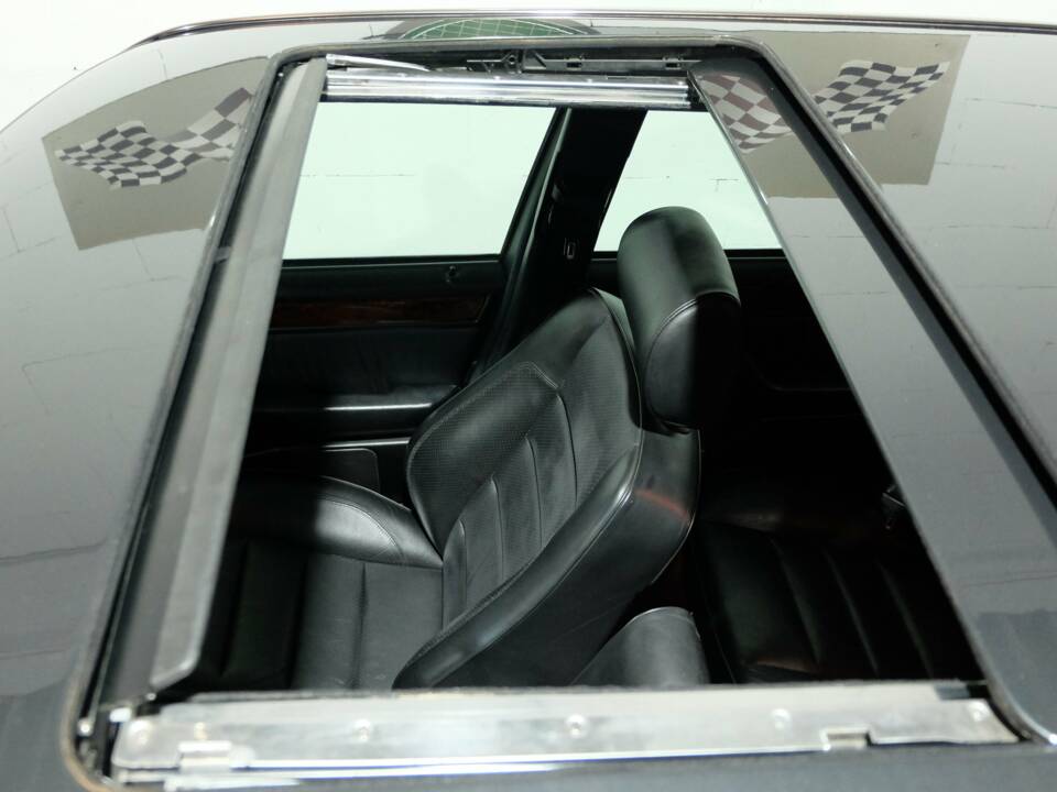 Bild 23/40 von Mercedes-Benz E 500 (1993)