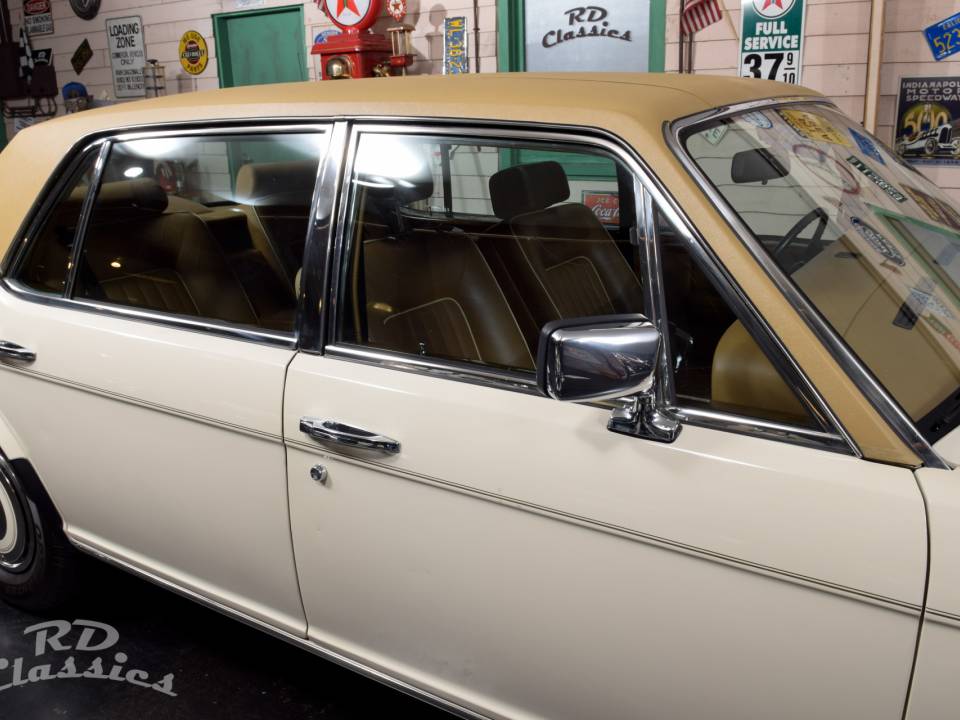 Image 12/50 of Rolls-Royce Silver Spur (1988)