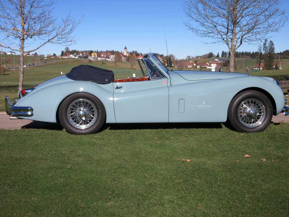 Image 5/22 of Jaguar XK 140 DHC (1954)