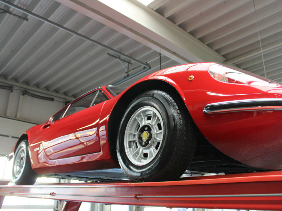 Image 7/50 of Ferrari Dino 246 GT (1970)