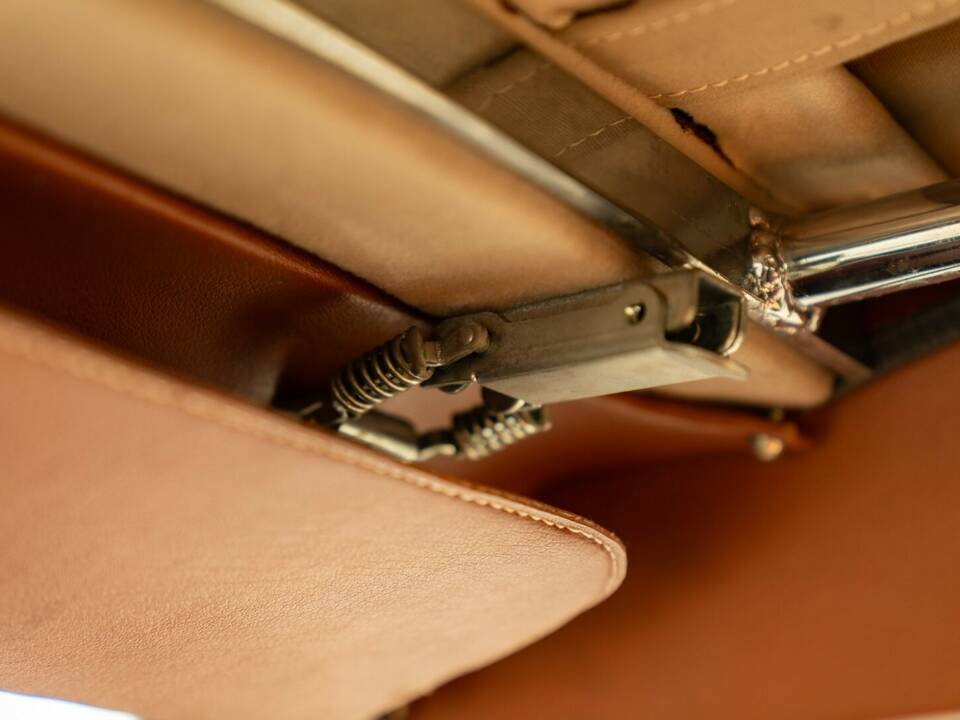 Immagine 49/50 di Renault 4 CV Décapotable (1957)