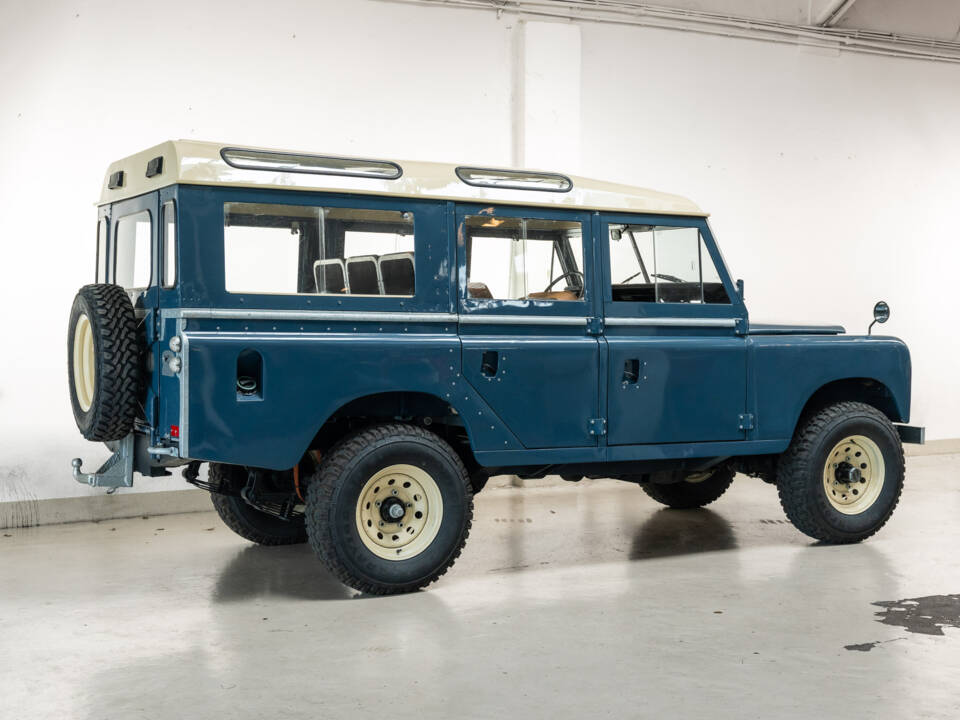 Image 5/31 of Land Rover 109 (1980)