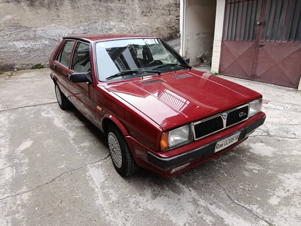 Afbeelding 1/61 van Lancia Delta GT i.e. (1989)