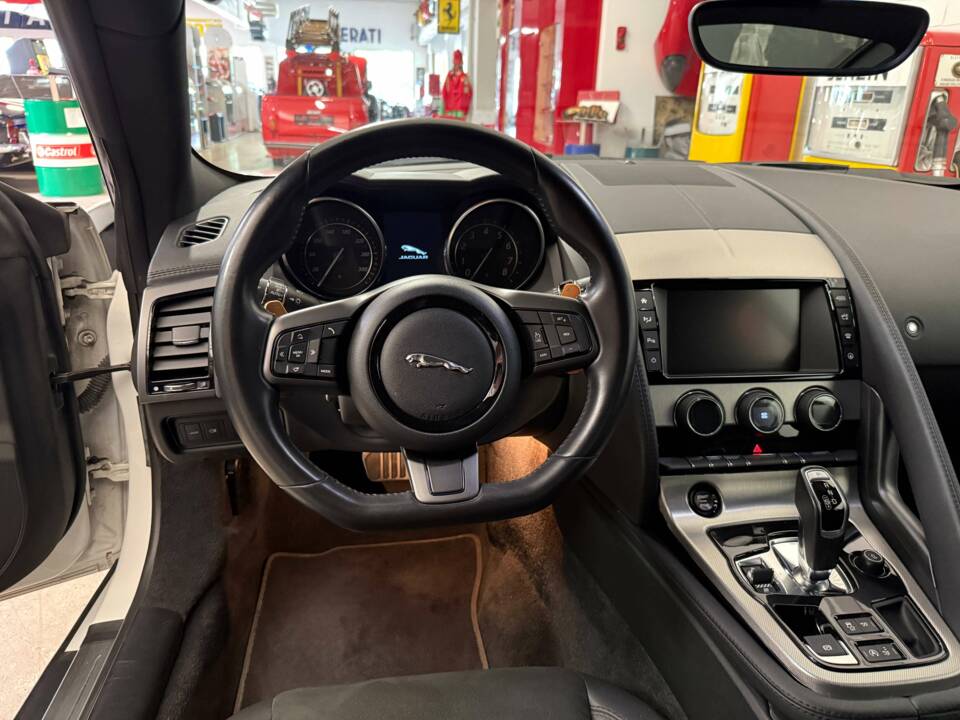 Afbeelding 8/18 van Jaguar F-Type (2017)