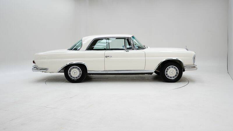 Image 6/15 of Mercedes-Benz 280 SE (1968)