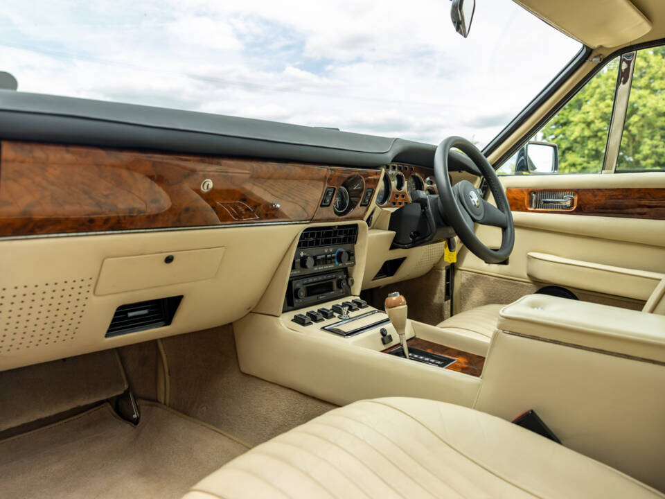 Bild 28/54 von Aston Martin V8 EFi (1987)