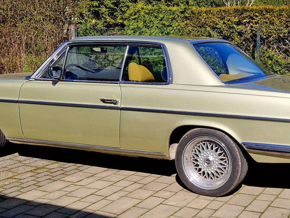Image 2/9 of Mercedes-Benz 280 CE (1972)