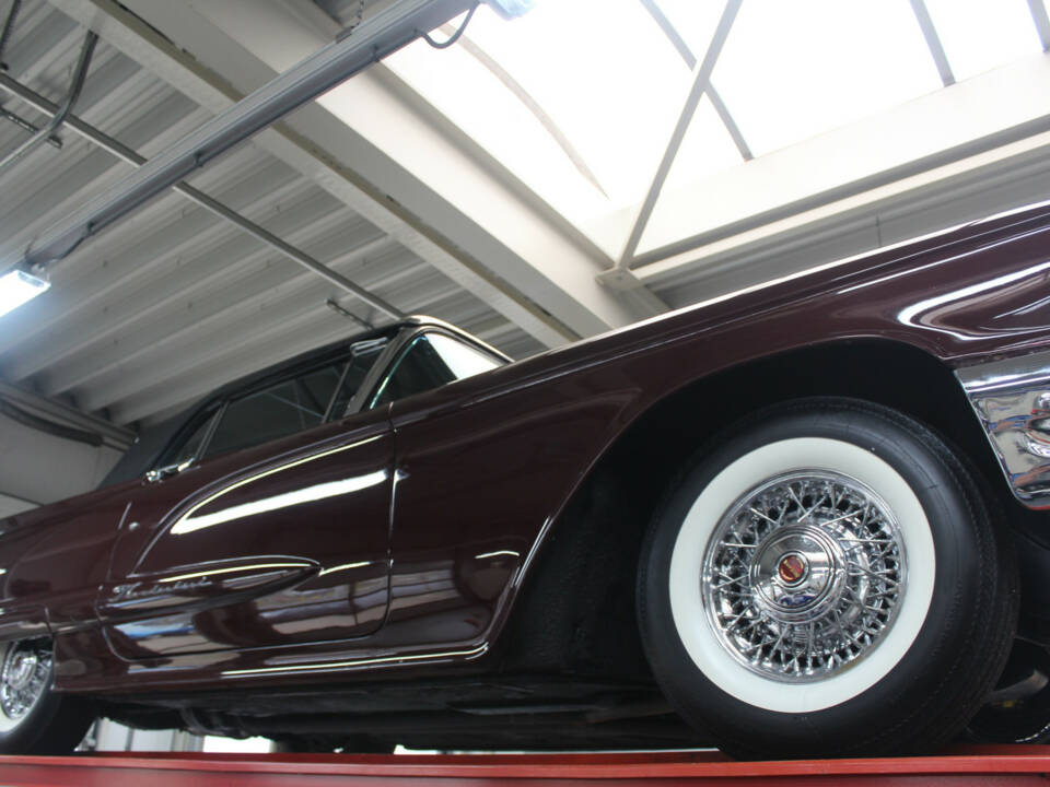 Immagine 8/50 di Ford Thunderbird (1960)