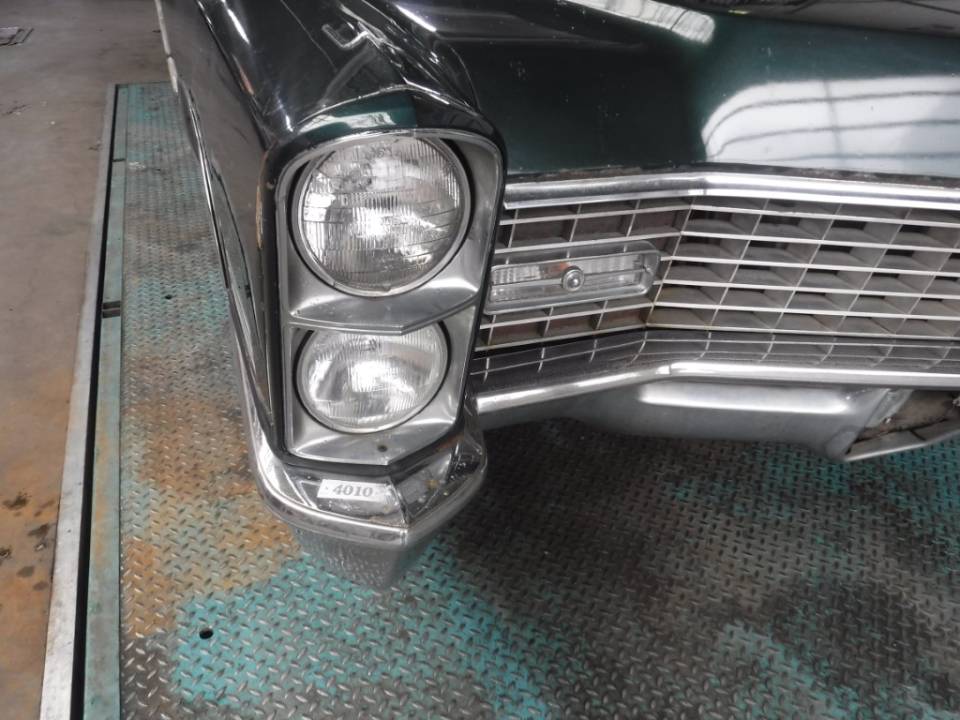 Image 23/50 of Cadillac DeVille Convertible (1967)